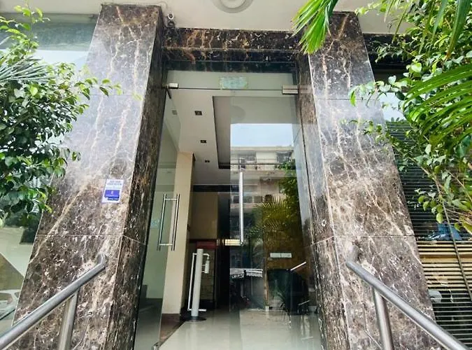 Hotel Lloyd Residency Nehru Place